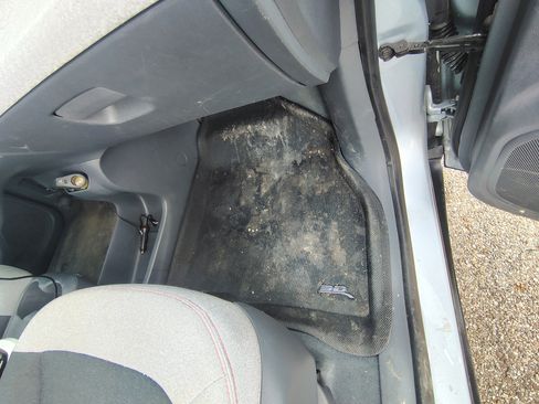 Used 2017 Chevrolet Bolt LT image 12