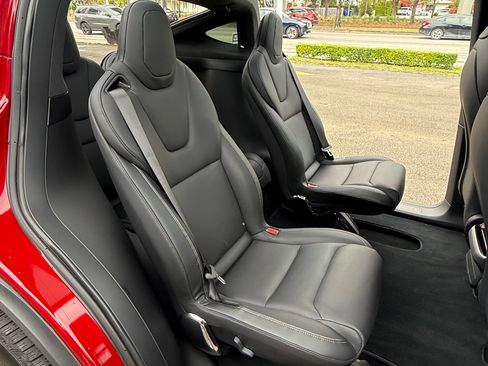 Used 2023 Tesla Model X Plaid image 10