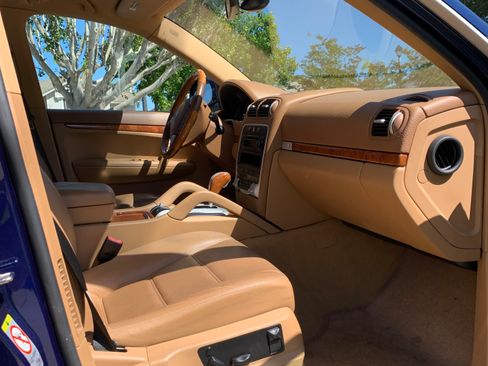 Used 2008 Porsche Cayenne AWD/4WD image 2