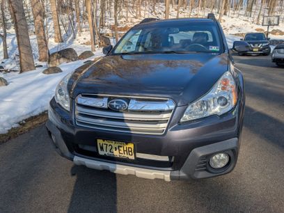 Used 2013 Subaru Outback 3.6R Limited w/ Moonroof Pkg