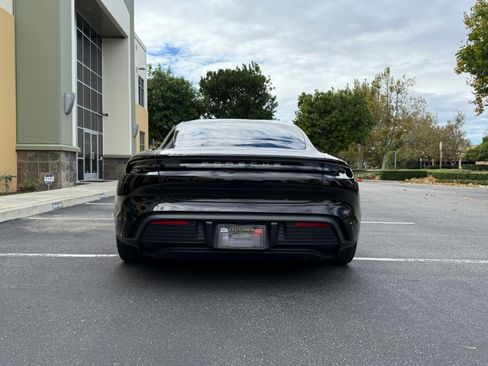 Used 2022 Porsche Taycan 4S image 11