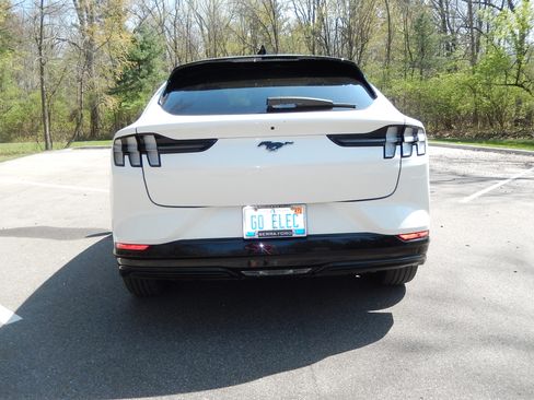 Used 2021 Ford Mustang Mach-E Premium AWD/4WD image 27