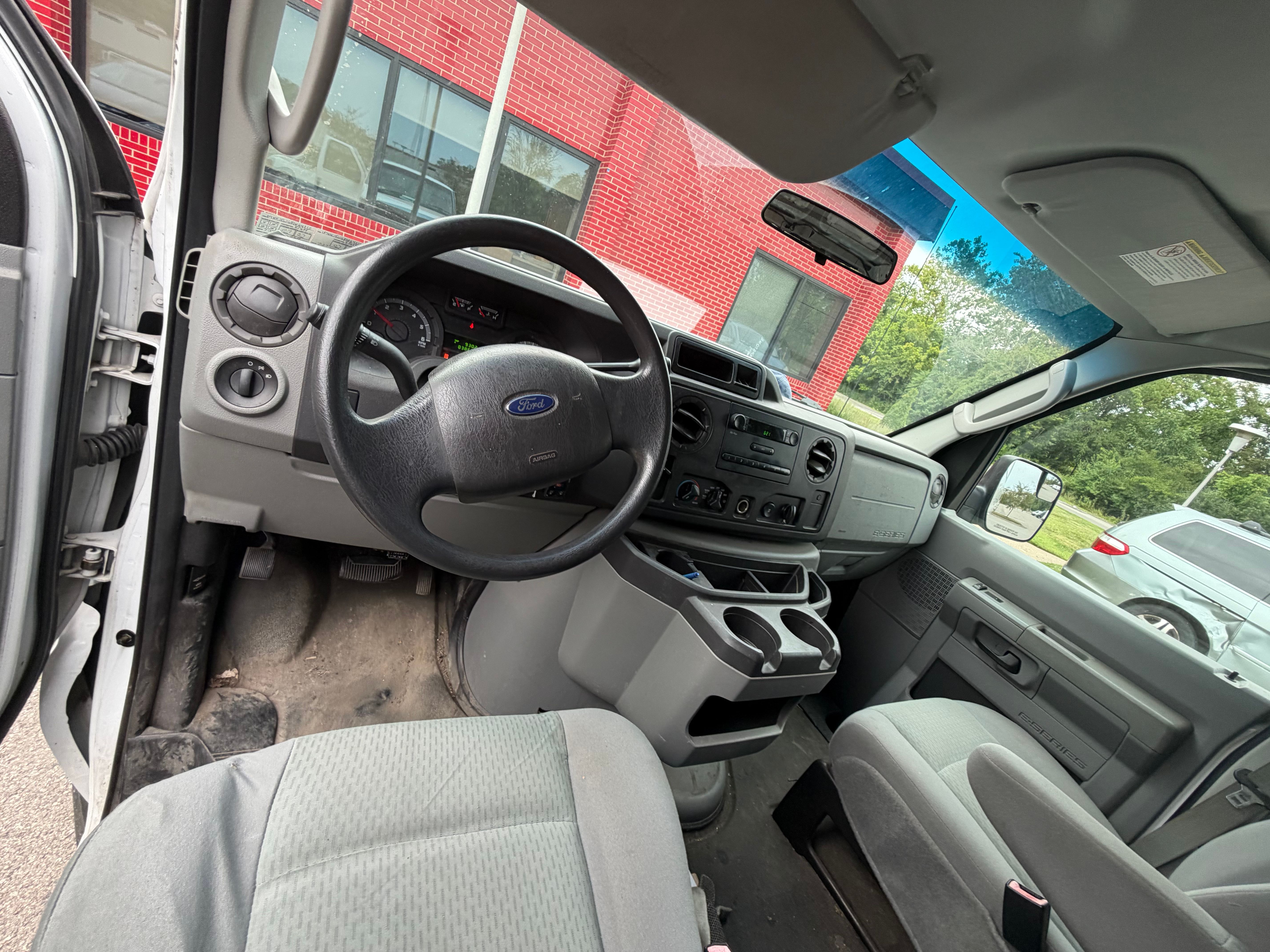 Used 2011 Ford E-150 and Econoline 150 w/ PWR Group RWD image 10