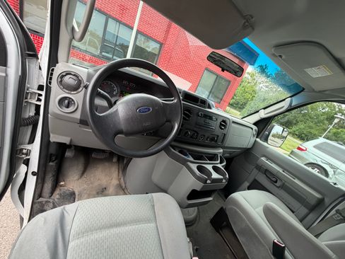 Used 2011 Ford E-150 and Econoline 150 w/ PWR Group RWD image 10