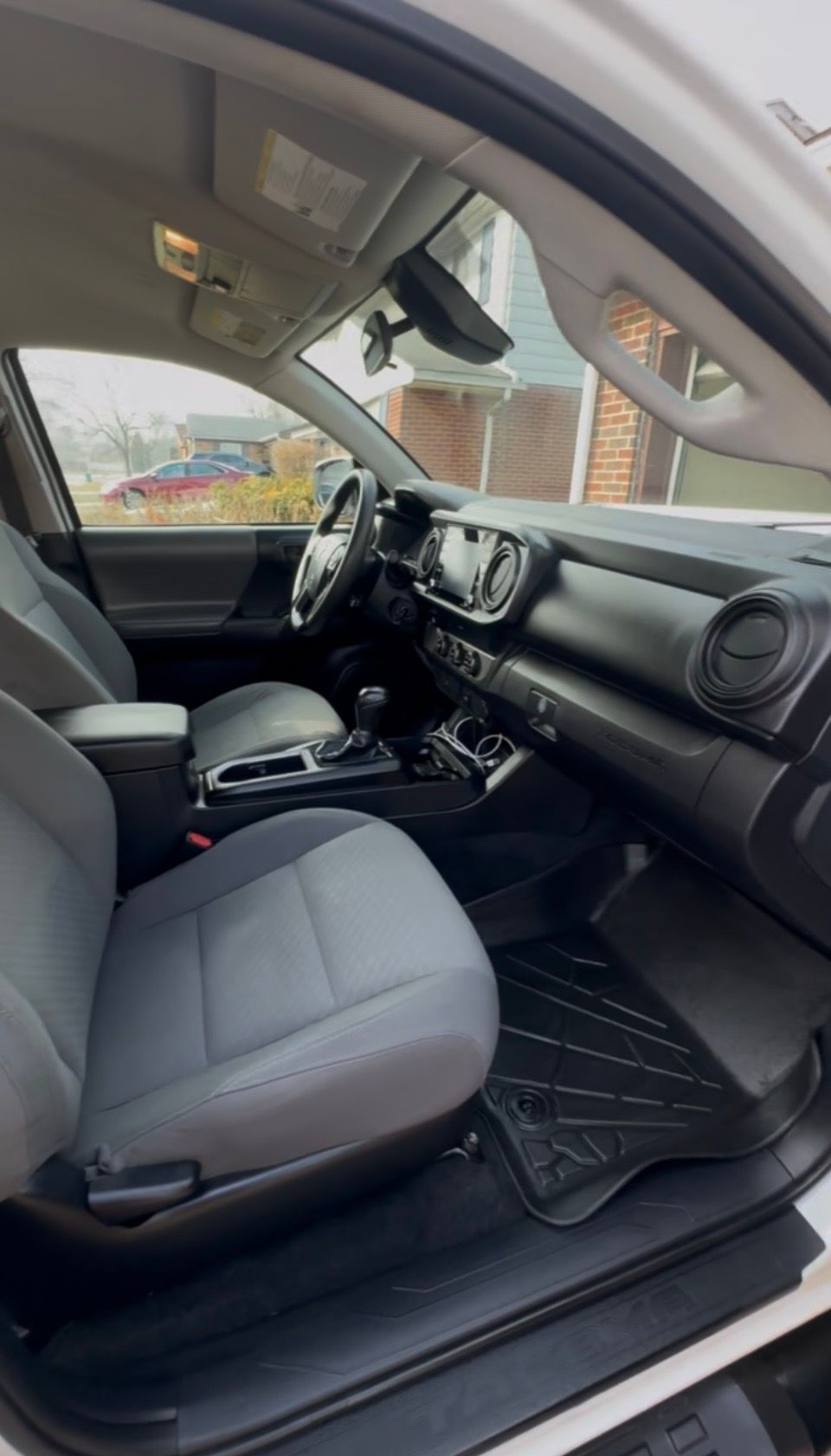 Used 2020 Toyota Tacoma SR w/ SR Convenience Package RWD image 9