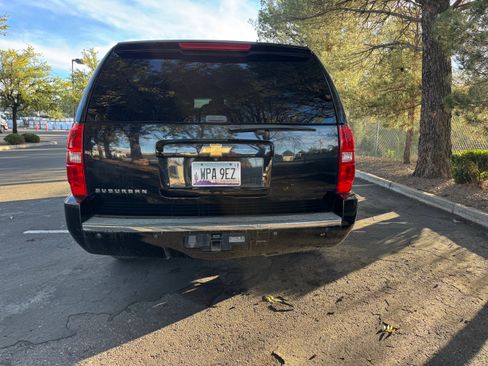 Used 2014 Chevrolet Suburban LTZ image 5