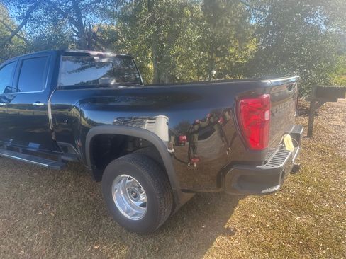 Used 2022 Chevrolet Silverado 3500 High Country w/ Snow Plow Prep/Camper Package image 6