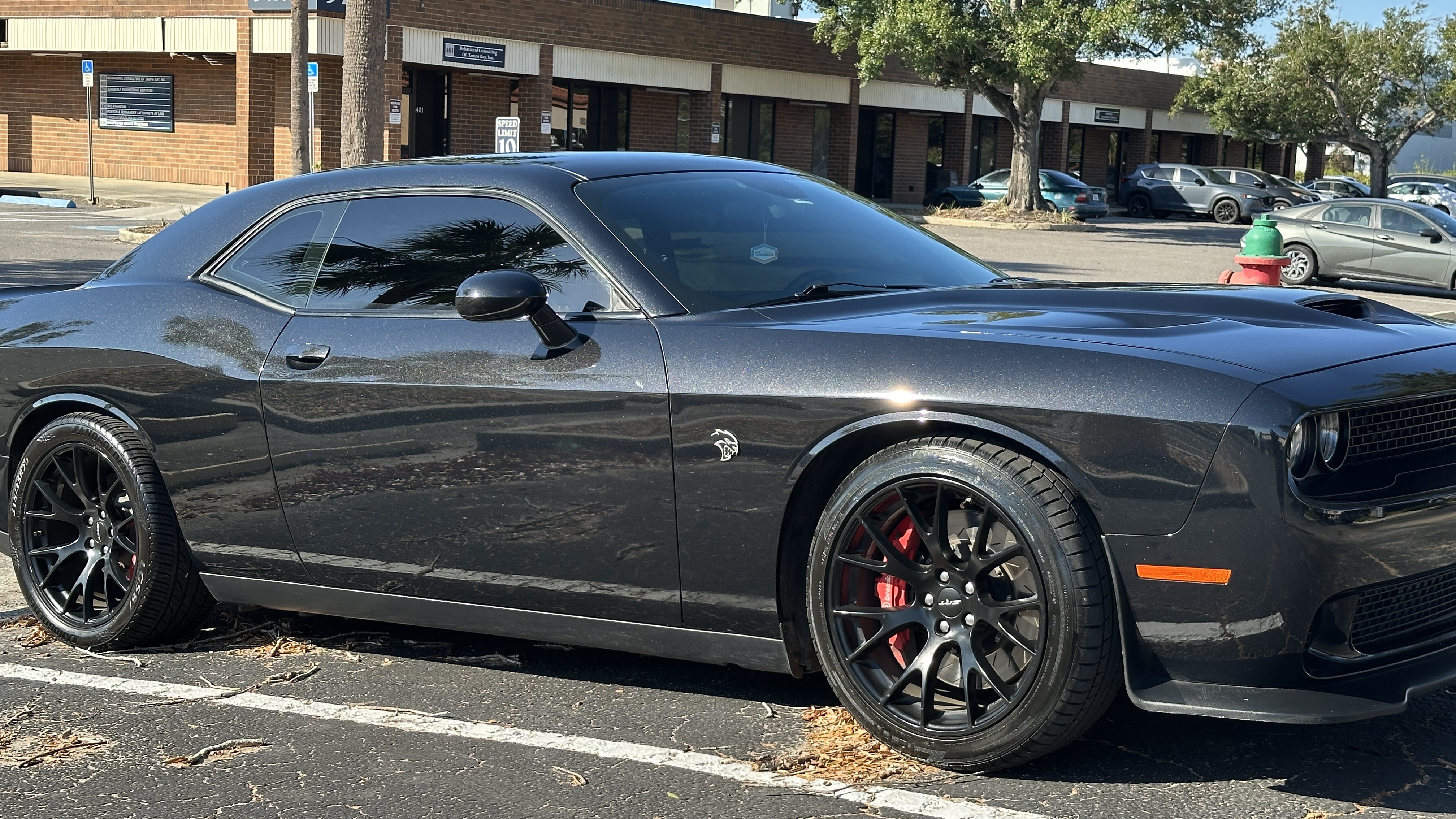Used 2015 Dodge Challenger SRT Hellcat RWD image 14
