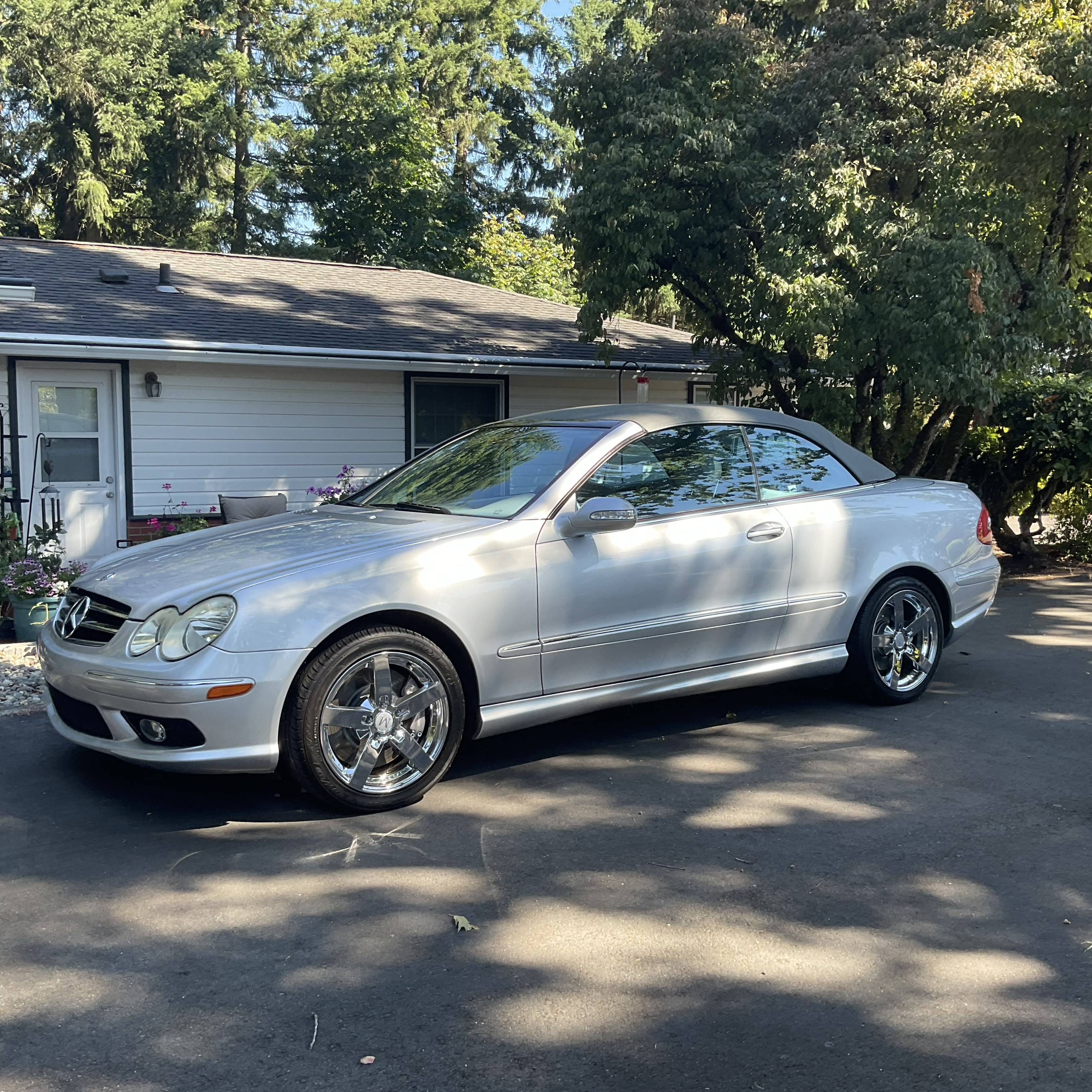 Used 2005 Mercedes-Benz CLK 500 Cabriolet image 4