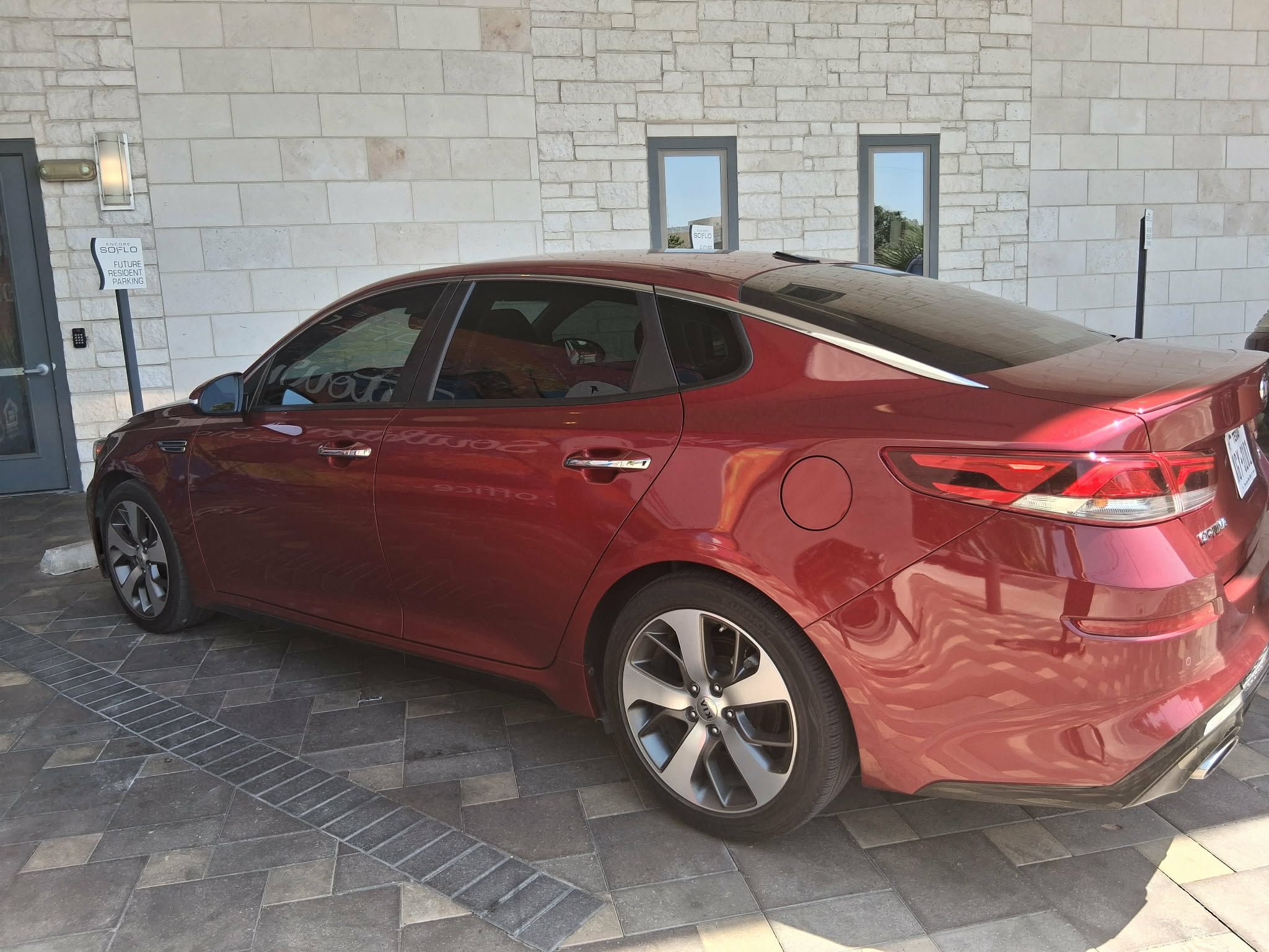 Used 2020 Kia Optima S FWD image 6