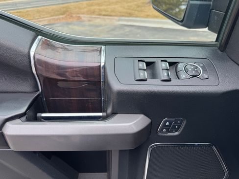 Used 2015 Ford F150 Platinum w/ Max Trailer Tow Package image 12