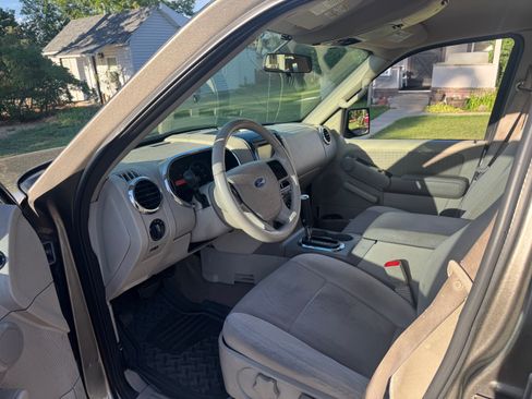 Used 2006 Ford Explorer XLT AWD/4WD image 12