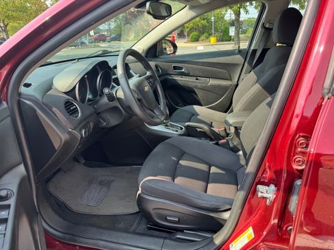 Used 2015 Chevrolet Cruze LT FWD image 9