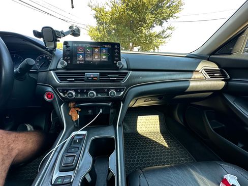 Used 2019 Honda Accord Touring image 13