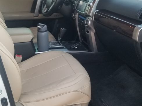 Used 2015 Toyota 4Runner Limited image 11