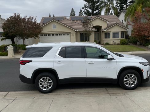 Used 2023 Chevrolet Traverse LS w/ Safety Package image 4