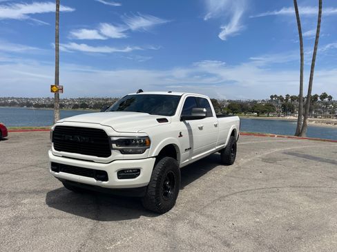 Used 2021 RAM 2500 Laramie AWD/4WD image 2