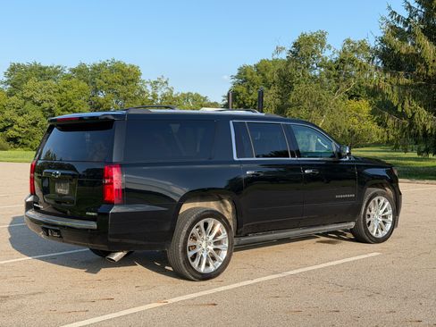 Used 2019 Chevrolet Suburban Premier w/ Premier Plus Edition AWD/4WD image 15