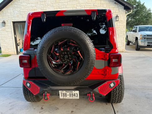 Used 2022 Jeep Wrangler Unlimited Sahara w/ LED Lighting Group image 5