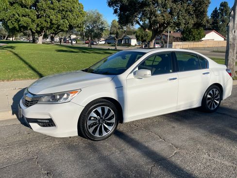 Used 2017 Honda Accord EX-L image 5