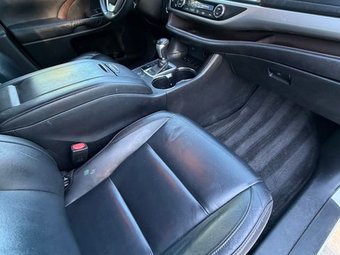 Used 2015 Toyota Highlander XLE image 5