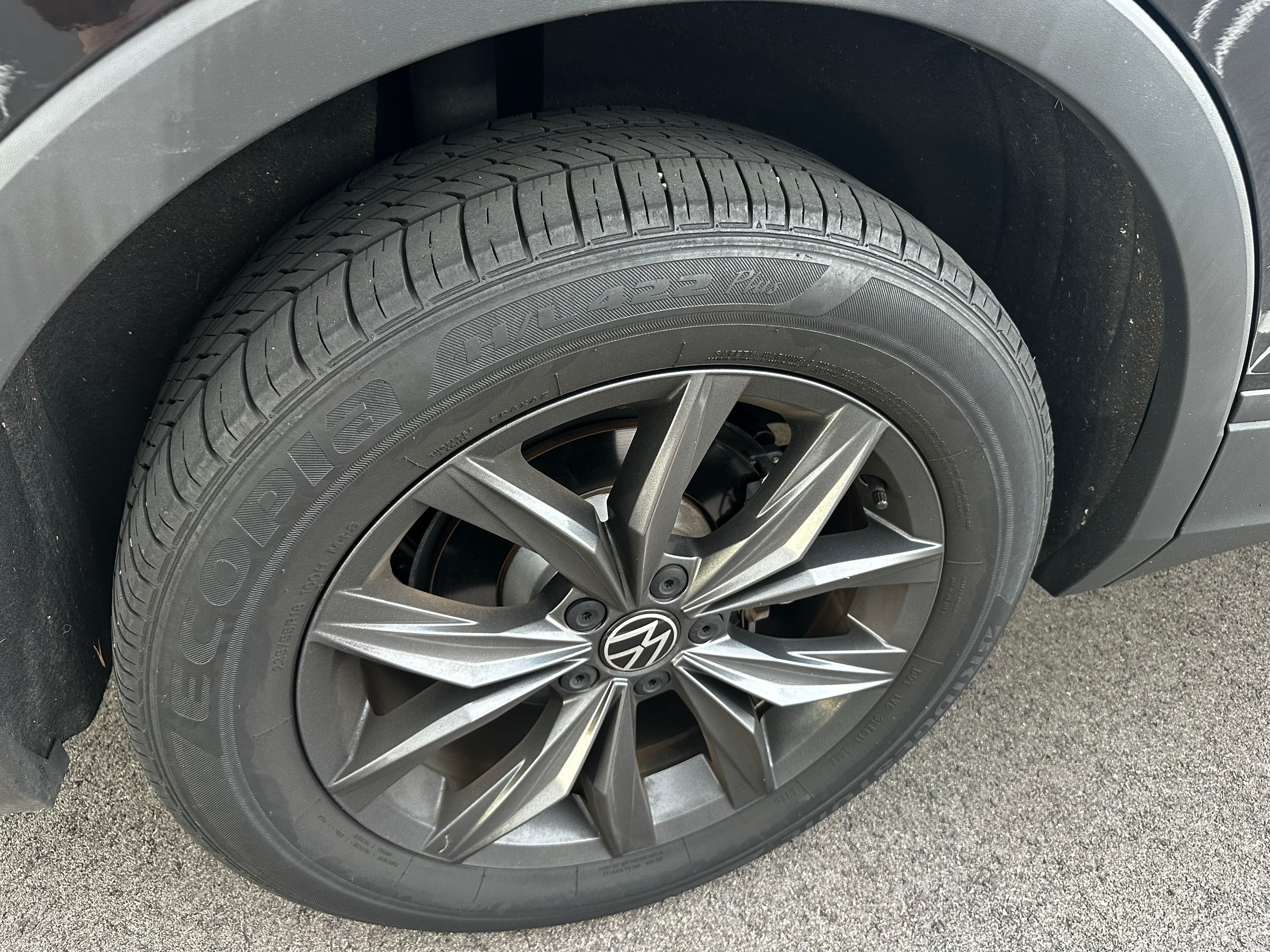 Used 2022 Volkswagen Tiguan SE FWD image 17