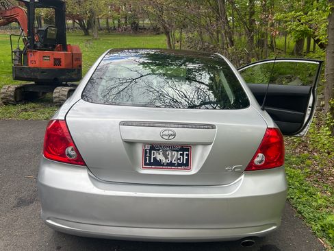 Used 2006 Scion tC FWD image 4