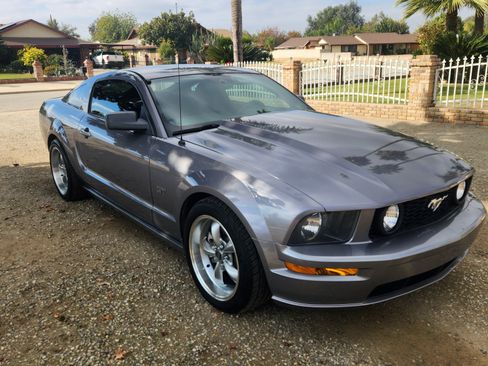 Used 2006 Ford Mustang GT image 1