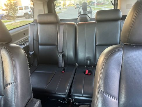 Used 2012 Cadillac Escalade ESV Premium image 4