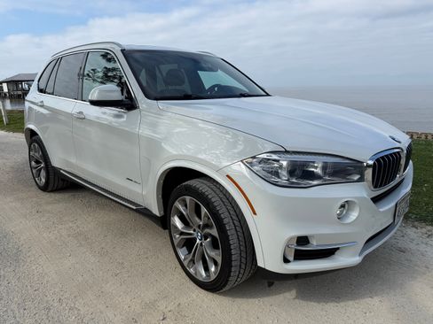 Used 2018 BMW X5 xDrive35d w/ M Sport Package image 4