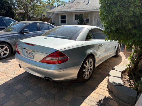 Used 2007 Mercedes-Benz SL 550 image 9