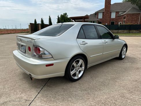 Used 2005 Lexus IS 300 RWD image 4
