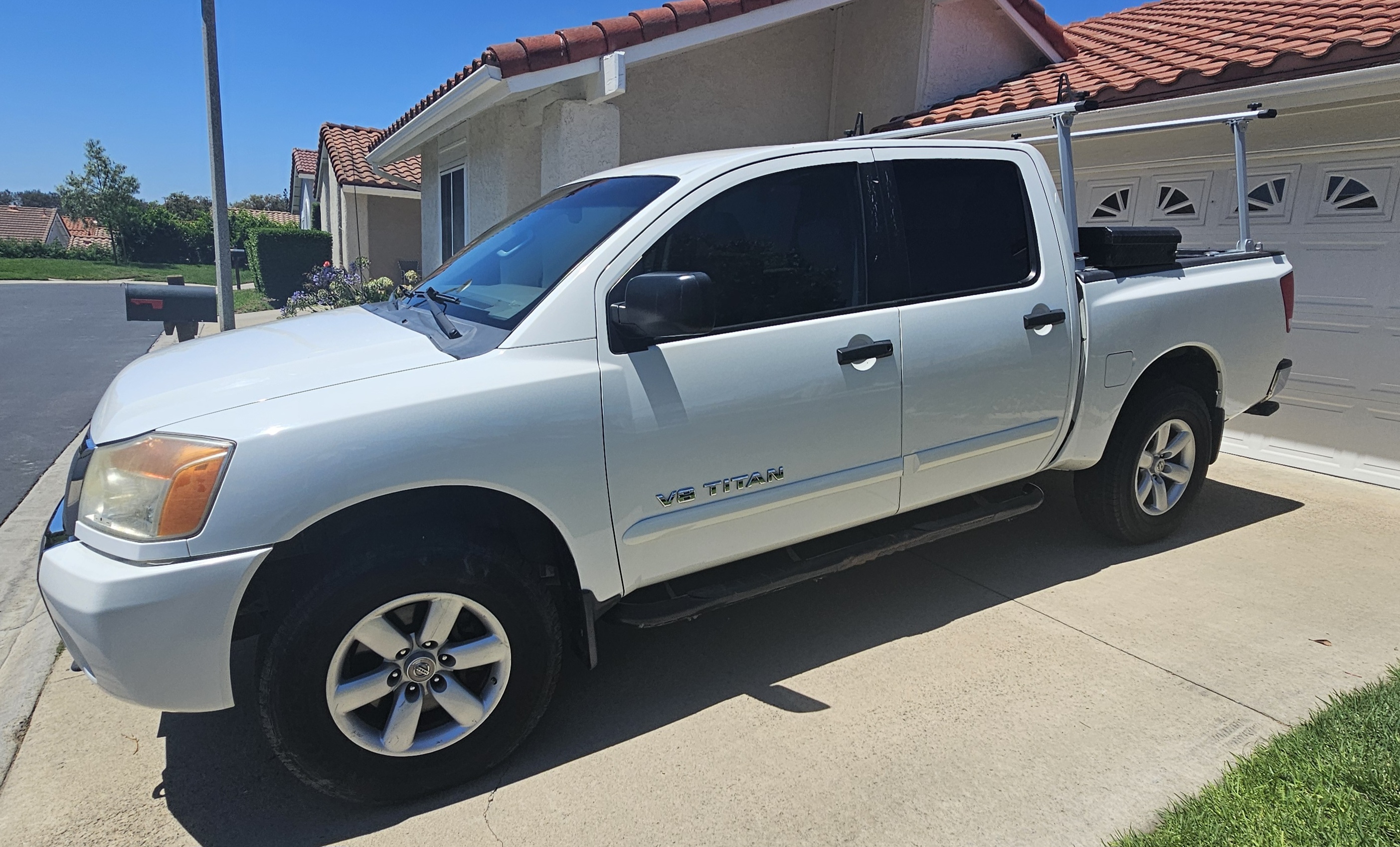 Used 2012 Nissan Titan SV w/ SV Value Truck Pkg AWD/4WD image 1