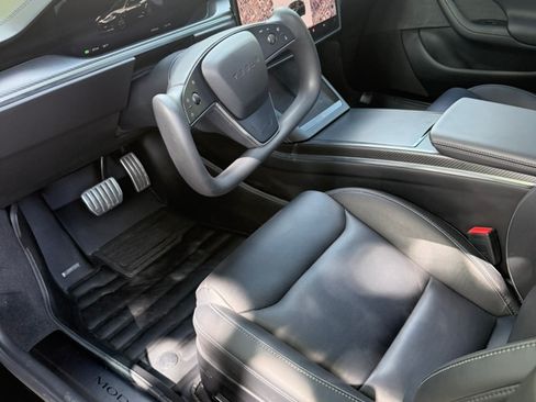 Used 2023 Tesla Model S Plaid image 12