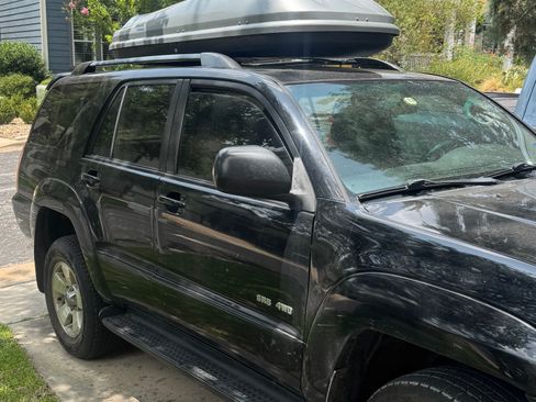 Used 2004 Toyota 4Runner SR5 AWD/4WD image 4