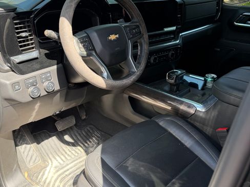 Used 2023 Chevrolet Silverado 1500 LTZ AWD/4WD image 5