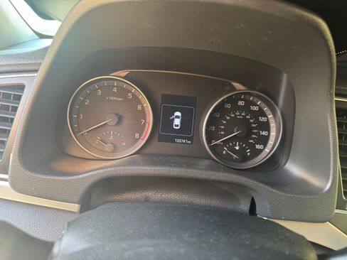 Used 2017 Hyundai Elantra Value Edition FWD image 12