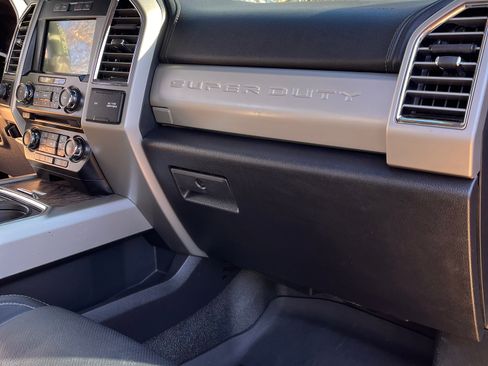 Used 2017 Ford F250 Lariat w/ Lariat Value Package image 31