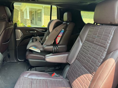 Used 2021 Cadillac Escalade ESV Sport Platinum RWD image 6