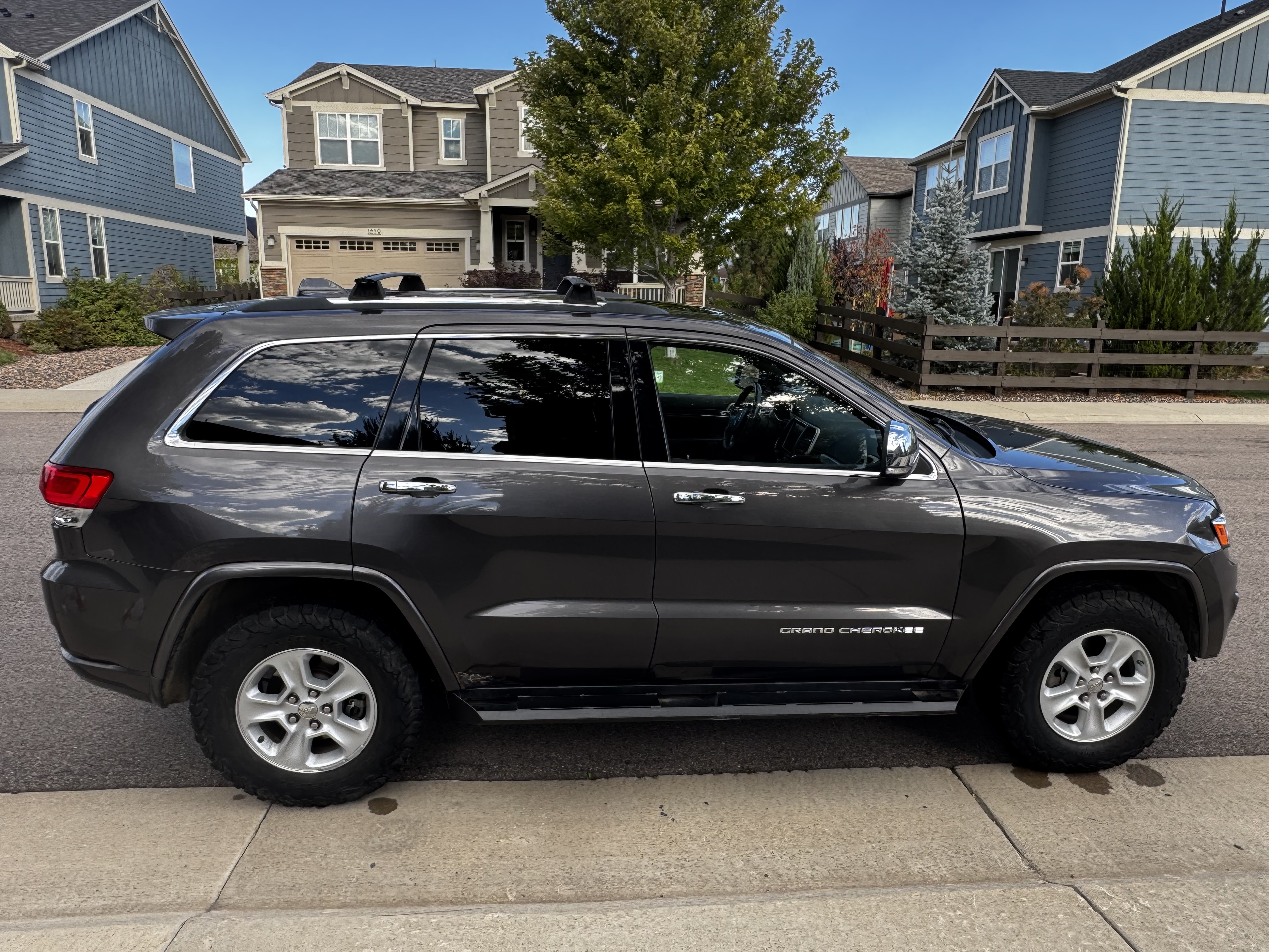 Used 2014 Jeep Grand Cherokee Overland AWD/4WD image 1