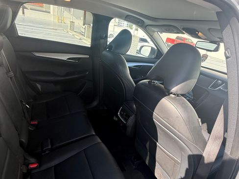 Used 2019 INFINITI QX50 Luxe FWD image 11