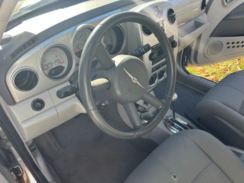 Used 2010 Chrysler PT Cruiser Classic Sport Wagon 4D w/ Convenience Group image 10