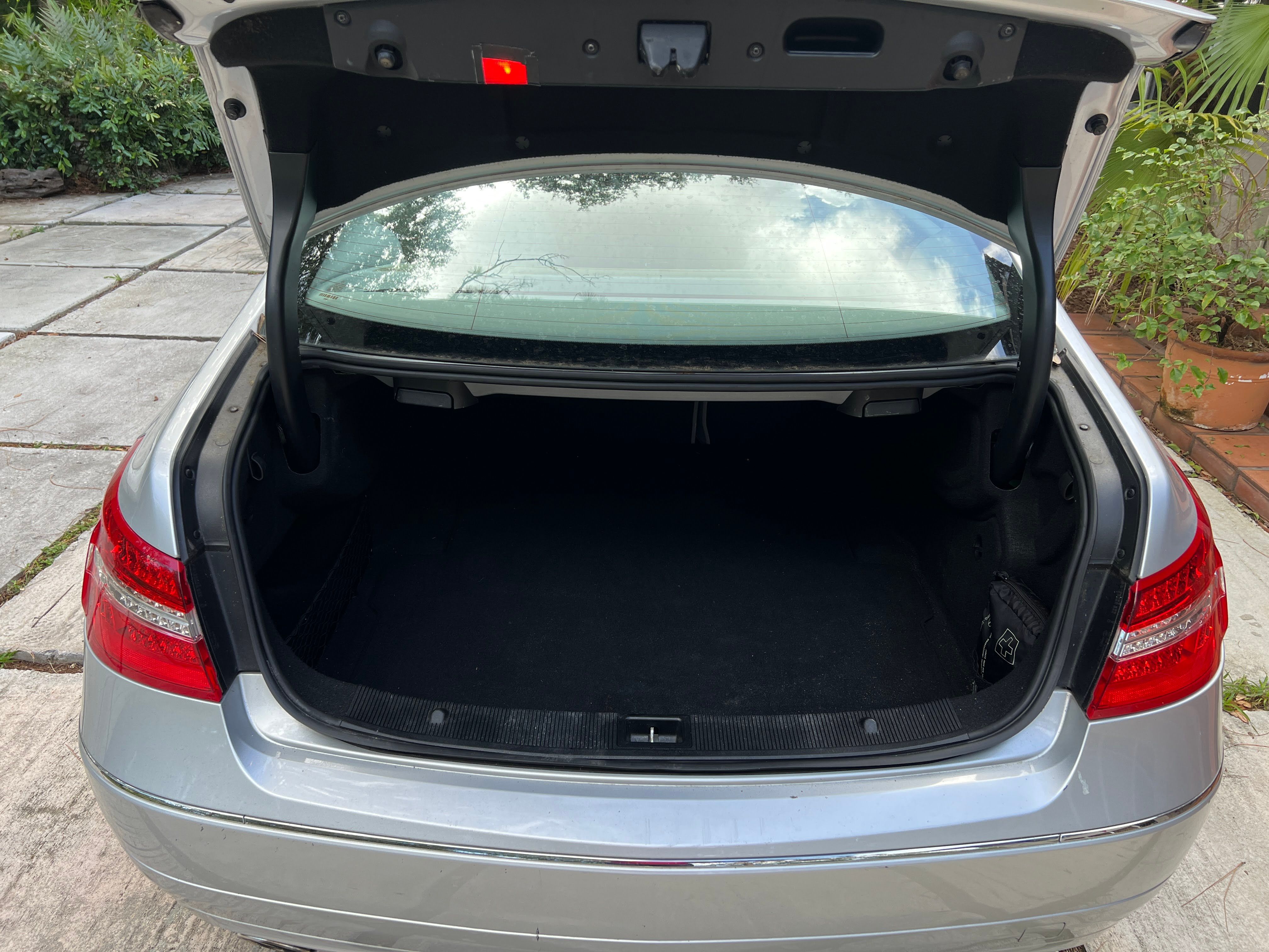 Used 2010 Mercedes-Benz E 350 Coupe image 8