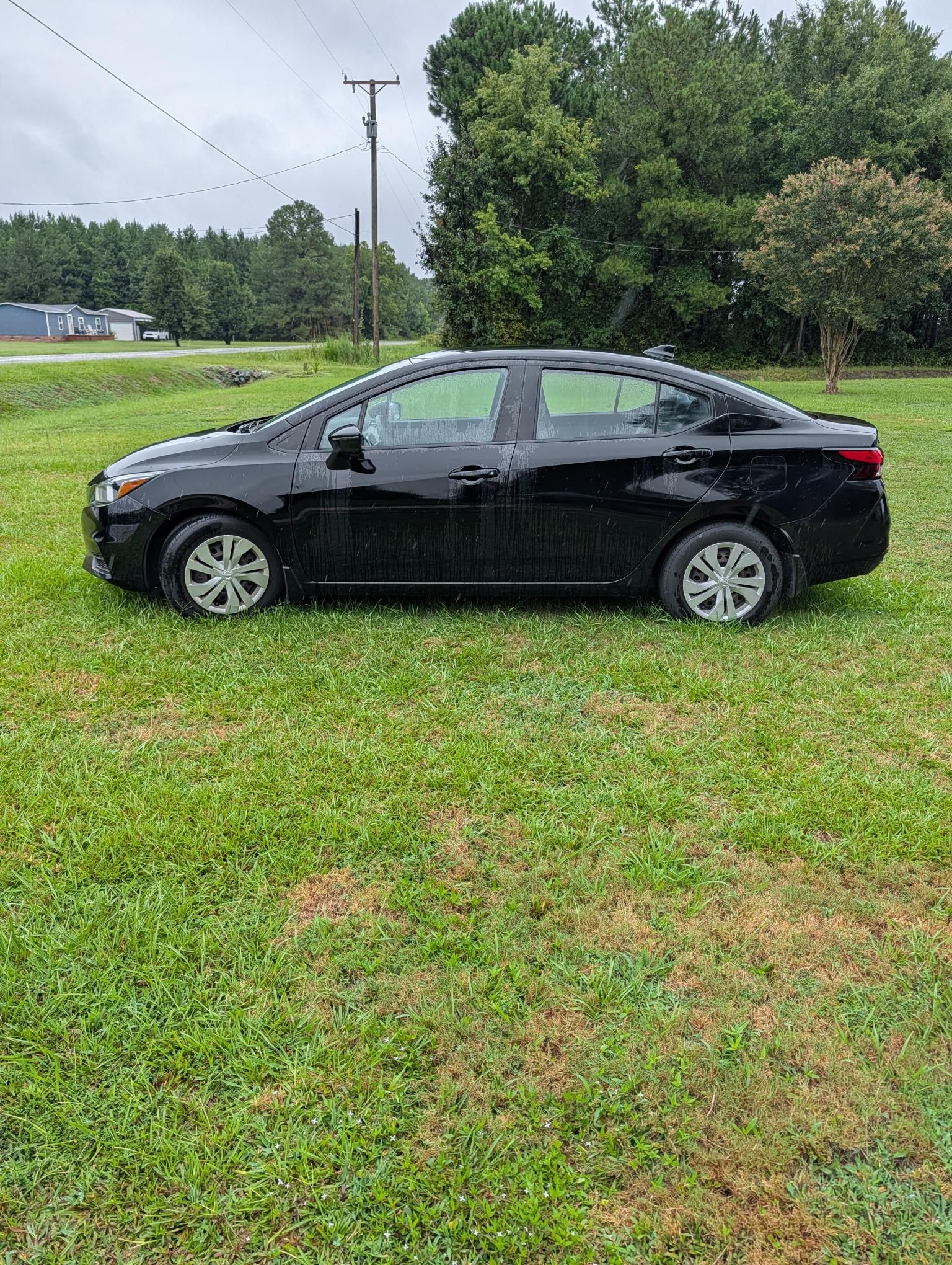 Used 2020 Nissan Versa SV FWD image 10