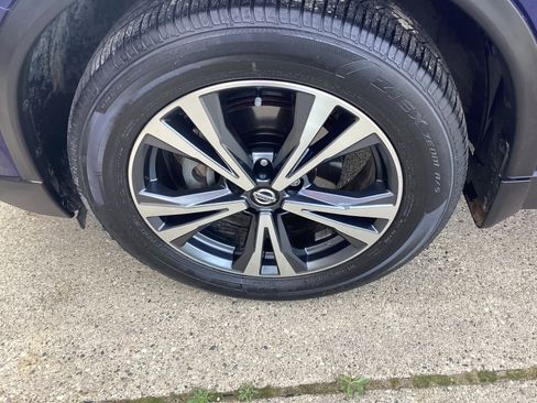 Used 2019 Nissan Rogue SV w/ Premium Package image 8