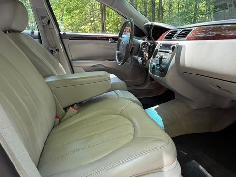 Used 2011 Buick Lucerne CXL w/ Driver Confidence Package FWD image 17