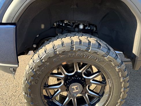 Used 2023 GMC Sierra 2500 AT4 w/ AT4 Preferred Package image 6