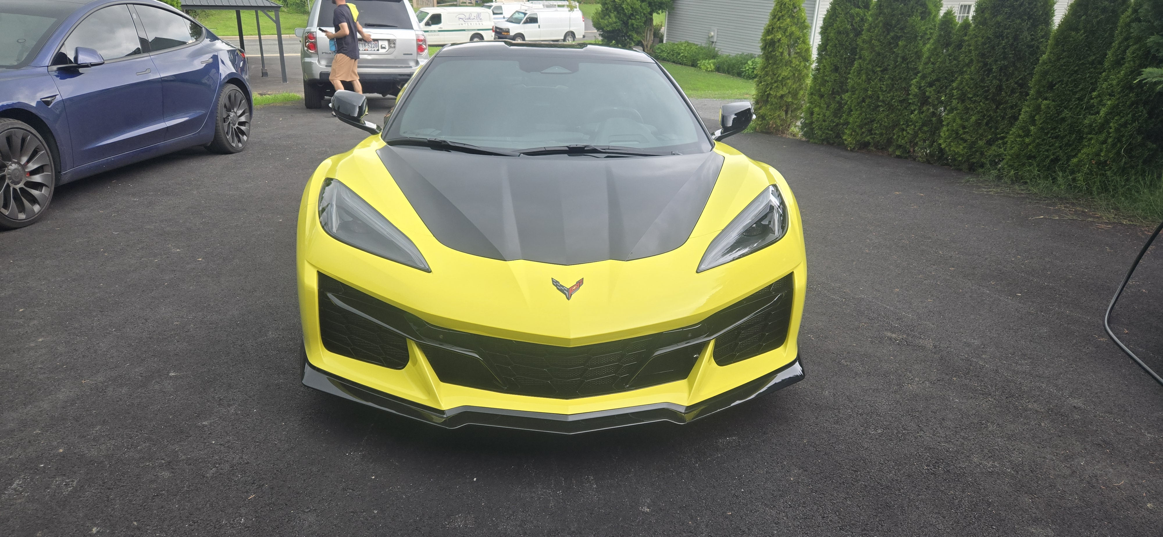 Used 2025 Chevrolet Corvette E-Ray w/ Stealth Interior Trim Package AWD/4WD image 1