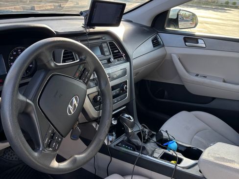 Used 2017 Hyundai Sonata SE FWD image 6