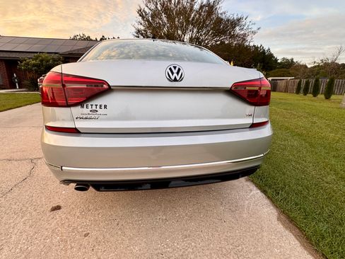 Used 2017 Volkswagen Passat 1.8T R-Line image 19